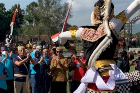 Kaya Warisan Leluhur Sandiaga Uno Dorong Desa Wisata Bugisan Ciptakan