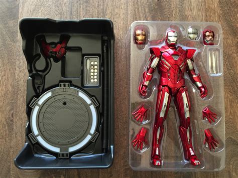 Cool Stuff Hot Toys Iron Man Mark Sixth Scale Figure