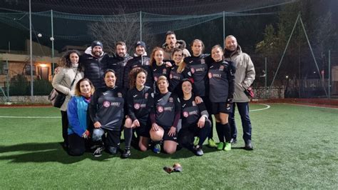 Il Calcio In Rosa Supersantos Futsal Femminile Intervista A Simone