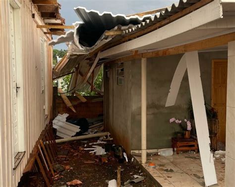 Forte Temporal Deixa 200 Casas Sem Energia E Outras 16 Destelhadas Em