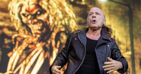 Iron Maiden fará show no Brasil em 2026, diz Bruce Dickinson