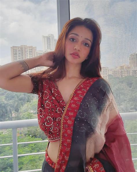 MsSethi - erotic dance is too hot!!! : r/Sareebeauties