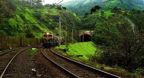 18 Most Beautiful Train Journeys In India