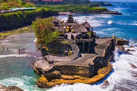 Menyaksikan Keindahan Sunset Di Wisata Pura Tanah Lot Pesona Alam Dan