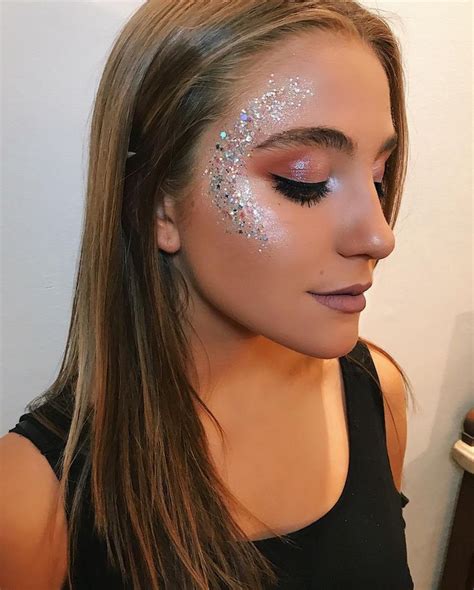 Pin De Candela Corvalan Em Looks Maquiagem Carnaval Maquiagem