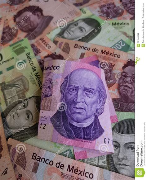 Mexikanische Banknote Mit 1000 Pesos Zusammengefaltet Und Hintergrund