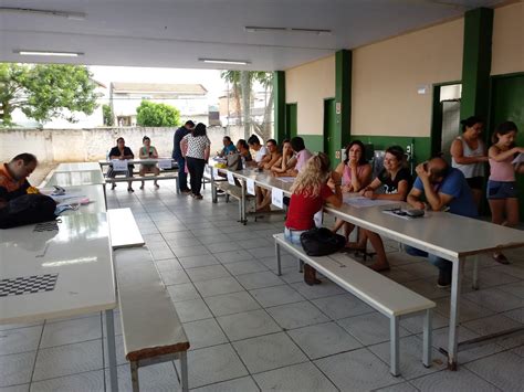 Escola de Educação Básica Entrega de Boletins 4º Bimestre