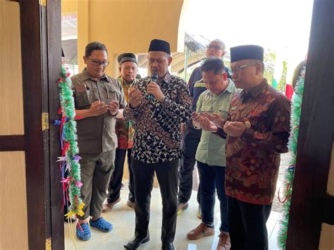 Penjabat Bupati Kolaka Utara Hadiri Penyerahan Gedung Untuk Pondok