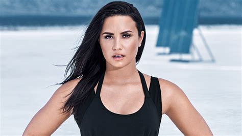Demi Lovato Hot Wallpaper
