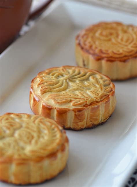 Red Bean Mooncakes Building Buttercream