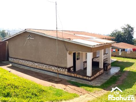 A Plot With House To Renovate For Sale In Kigali At Remera