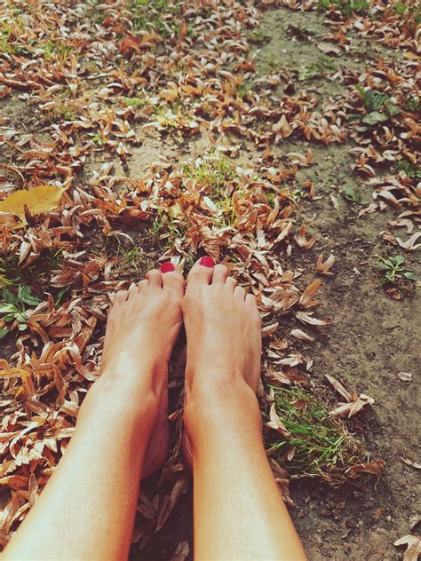 Analia Sky Bare Foot In Red Vernish 3 Nude Pics XHamster