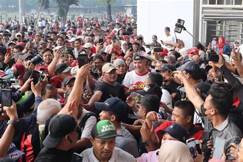 Ganjar Pranowo Panen Hujatan Usai Sebut Diserbu Warga Di Gbk Netizen