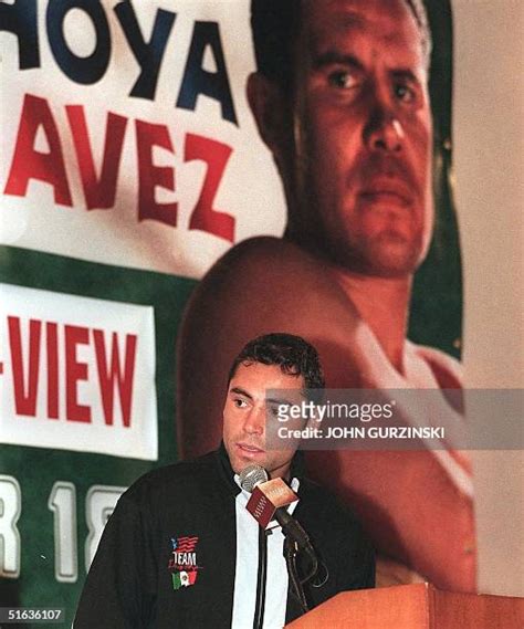 150 Boxing Chavez Vs De La Hoya Stock Photos High Res Pictures And