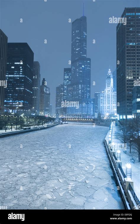 Chicago city skyline in winter, Illinois, America, USA Stock Photo ...