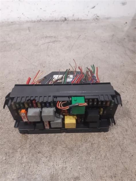 2010 MERCEDES C Class W204 Front Sam Module Fuse Box A2129009605 99 00