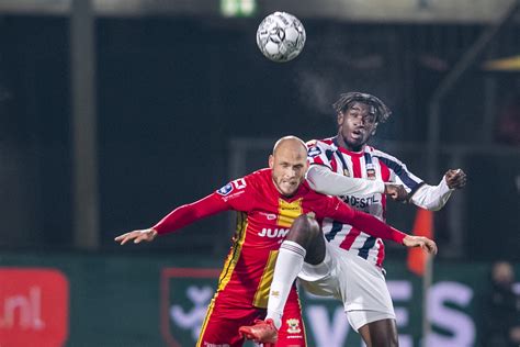 Gehavend Go Ahead Eagles Boekt Zege In Ijskoud Tilburg Go Ahead Eagles