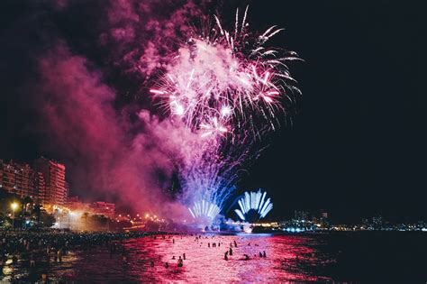 HOGUERAS 2023 Cuándo y dónde ver los fuegos artificiales de Alicante