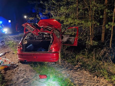 Kierowca Peugeota Ucieka Policji I Dachowa Jecha Pijany W