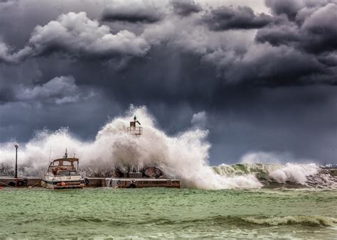 L Ouragan Monstre Fiona Se Dirige Dangereusement Vers Le Qu Bec