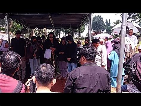 Hadir Tamara Tyasmara Antarkan Ibu Angger Dimas Ke Peristirahatan