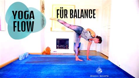 Yoga Flow Für Balance Kraft And Beweglichkeit Sportliche Mittelstufe