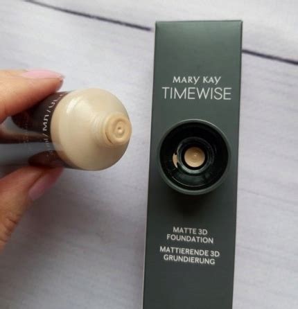 Matujący Podkład IntelliMatch 3D TimeWise Mary Kay 8610193619