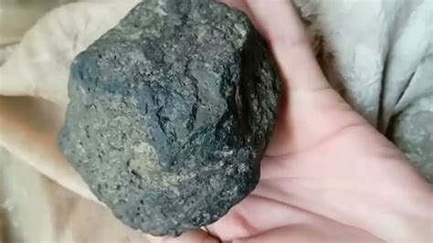 Raw Black Diamond In Rock Best Sale | bellvalefarms.com