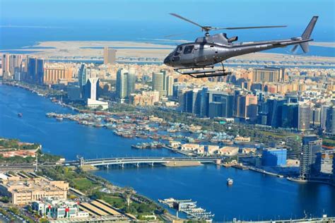 Dubaj: Lot helikopterem nad Palma Dżamira | GetYourGuide