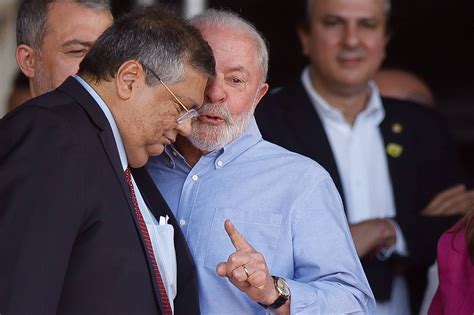 Lula Se Irrita Dino Ap S Opera O Da Pf Ofuscar Pac