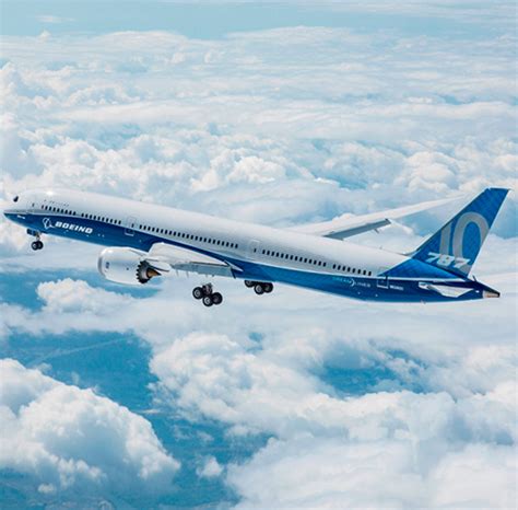 Boeings Dreamliner Cleared For Commercial Service By Faa Al