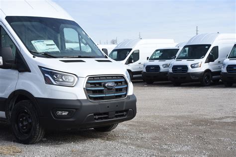 Usps Is Electrifying Its Massive Fleet Buys 9250 Ford E Transit Vans