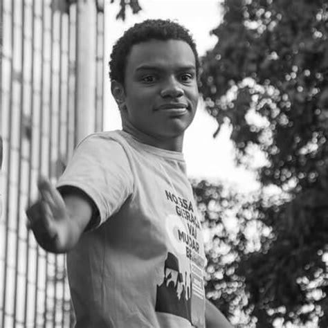 Como é que um negro pobre e gay decide ser liberal Isso ofende os ricos de esquerda Jovem Pan