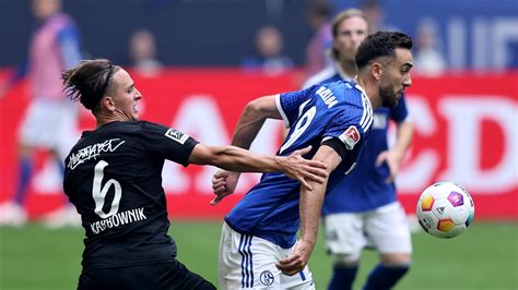 Hertha Bsc Siegt Im Spitzenspiel Beim Fc Schalke Und St Rzt Knappen