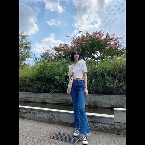 小貫莉奈さんのインスタグラム写真 小貫莉奈instagram「 トップスは Zara さん☺︎ バッグはタイで買ったものです🐘」9