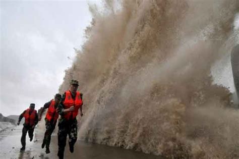 10 Killed As Typhoon Hits Chinas East Coast