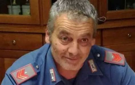 Carabiniere Di Soli 52 Anni Si Accascia E Muore