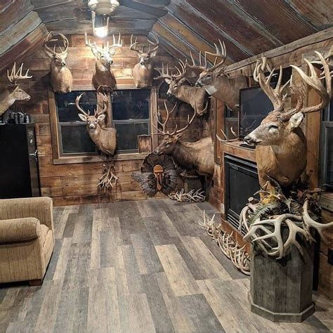 Silent Hunting Hunting Room Design Hunting Room Hunting Cabin Decor