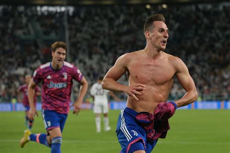 Juventus Infortunio Milik Le Condizioni Del Polacco