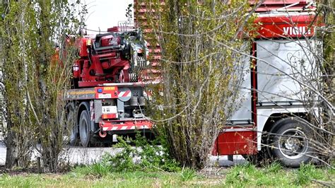 Bertinoro Silos Di Mangimi Crolla Su Auto Morti Tre Fratelli