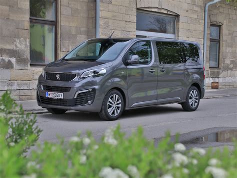 Peugeot Traveller L2 2 0 BlueHDi 150 Test