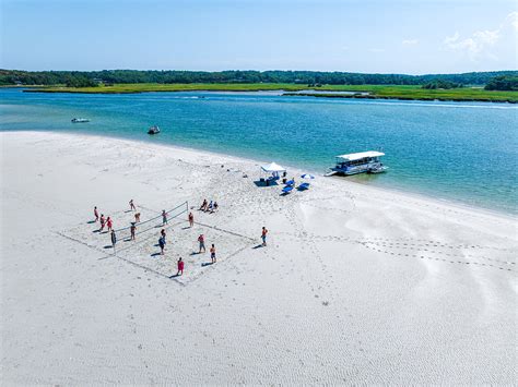 What Exactly Is A Tidal Beach Clambake