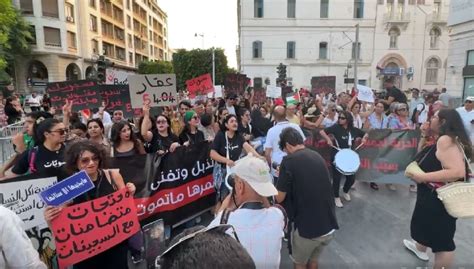 Tunis Des centaines de femmes manifestent contre les atteintes à