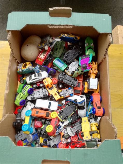 Hot Wheels Mega Colection Set mit Zubehör Kaufen auf Ricardo