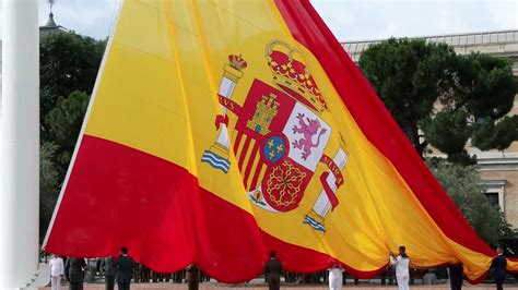 Solemne izado de la bandera en el 9º aniversario de la Proclamación de