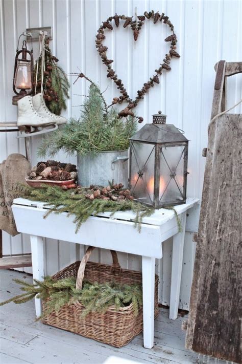 23 Welcoming And Cozy Christmas Entryway Décor Ideas DigsDigs