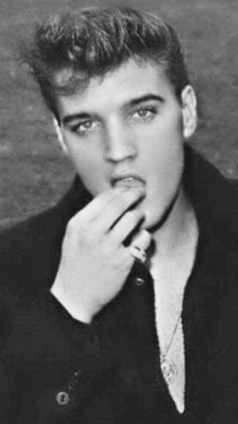 Pin By Terry Bleill Turner On Elvis Elvis Presley Young Elvis