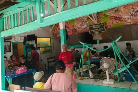 Warung Nasi Becek Legendaris Di Nganjuk Sehari Bisa Menumbalkan 10