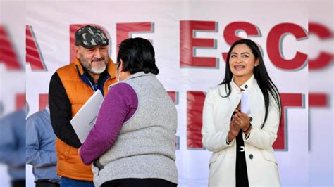 Entrega Araceli Saucedo Reyes Escrituras A Familias Del Fraccionamiento