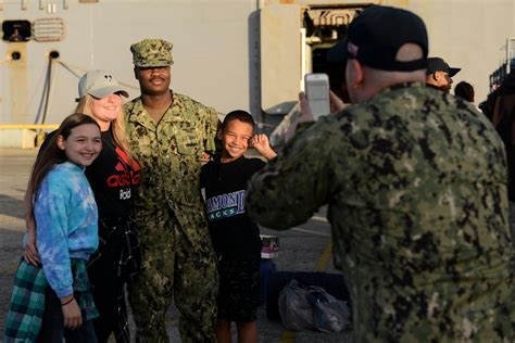 Dvids Images Uss Iwo Jima Deploys [image 11 Of 14]